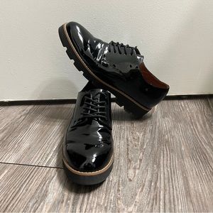 Vionic Patent Leather Oxfords